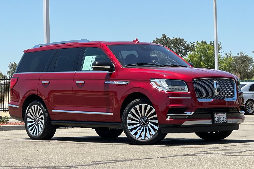 Used 2018 Lincoln Navigator Reserve w/ Technology Package AWD/4WD video 2
