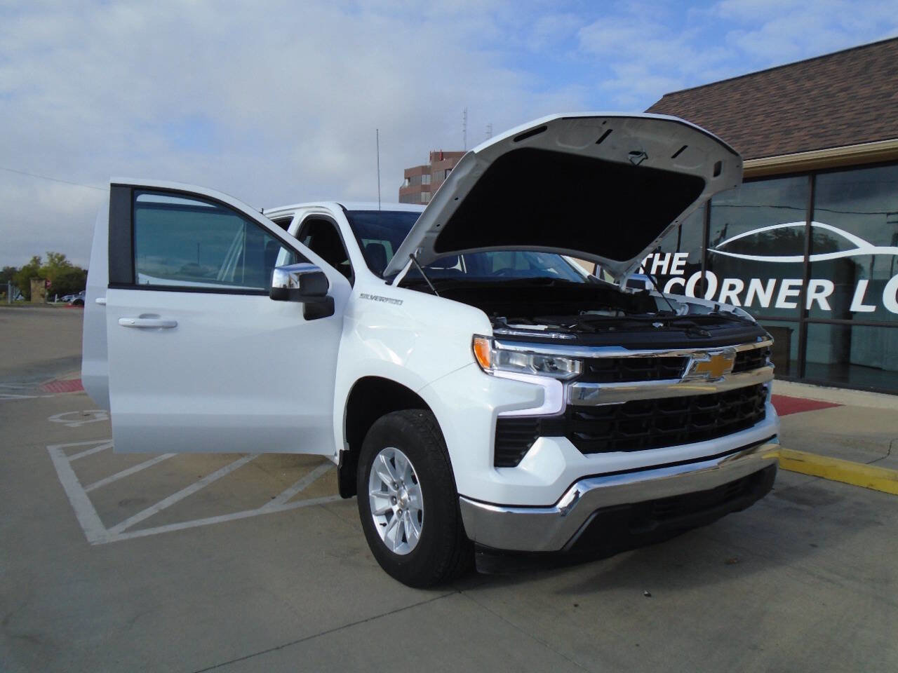 Used 2025 Chevrolet Silverado 1500 LT RWD image 20
