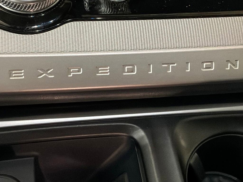 Certified 2025 Ford Expedition Active image 25