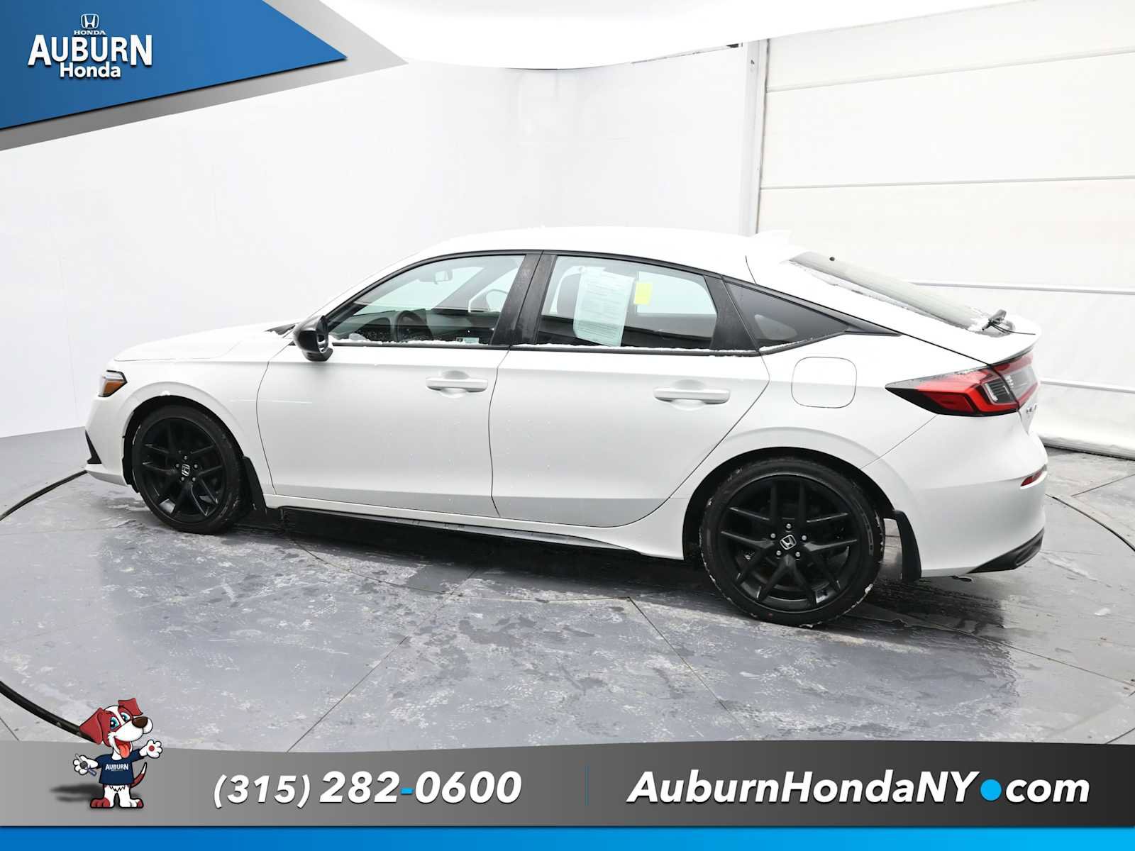 Used 2023 Honda Civic Sport image 14