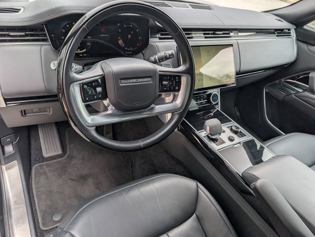 Used 2023 Land Rover Range Rover SE image 4