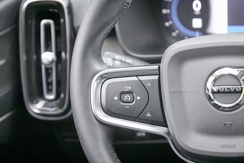Used 2023 Volvo XC40 B5 Ultimate w/ Protection Package Premier image 31