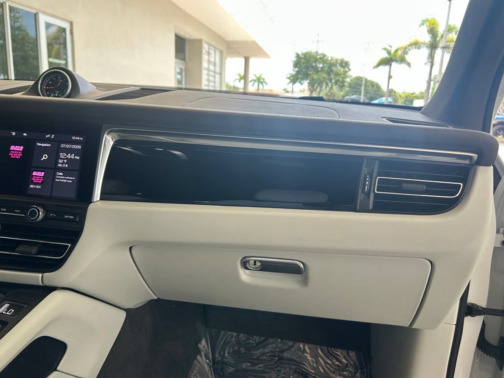 Used 2021 Porsche Macan S AWD/4WD image 23