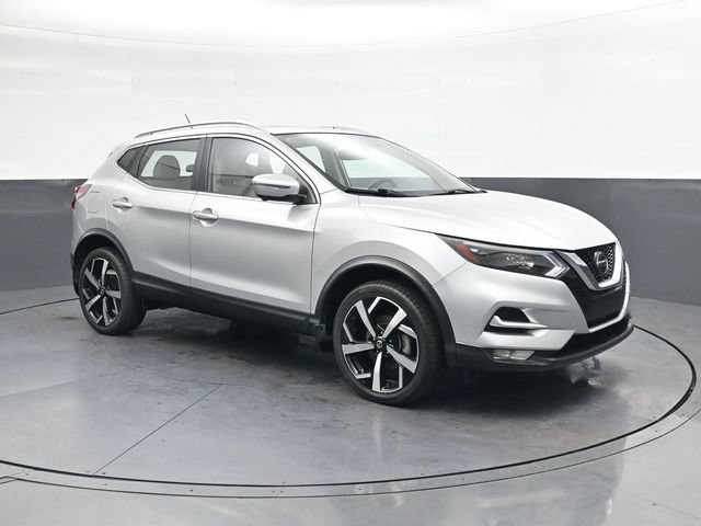 Used 2022 Nissan Rogue Sport SL w/ Premium Package FWD image 2