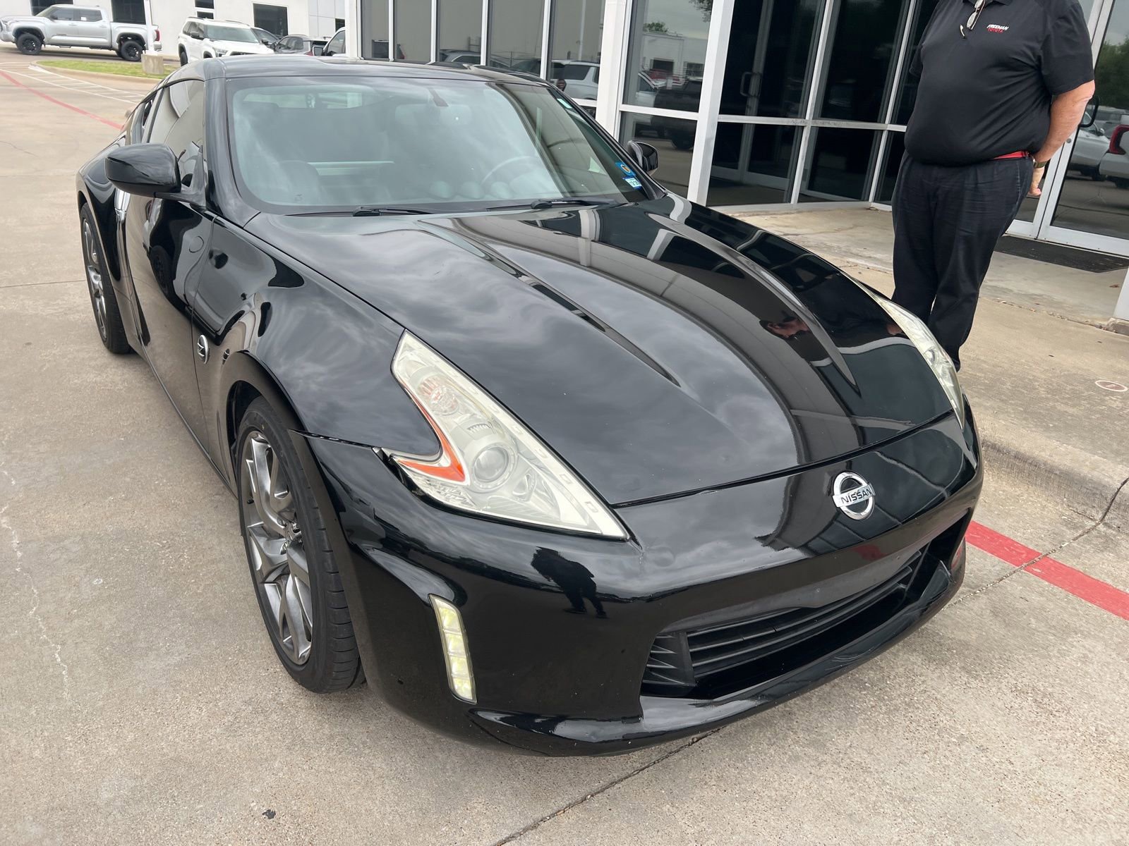 Used 2014 Nissan 370Z Touring w/ Sport Package image 2