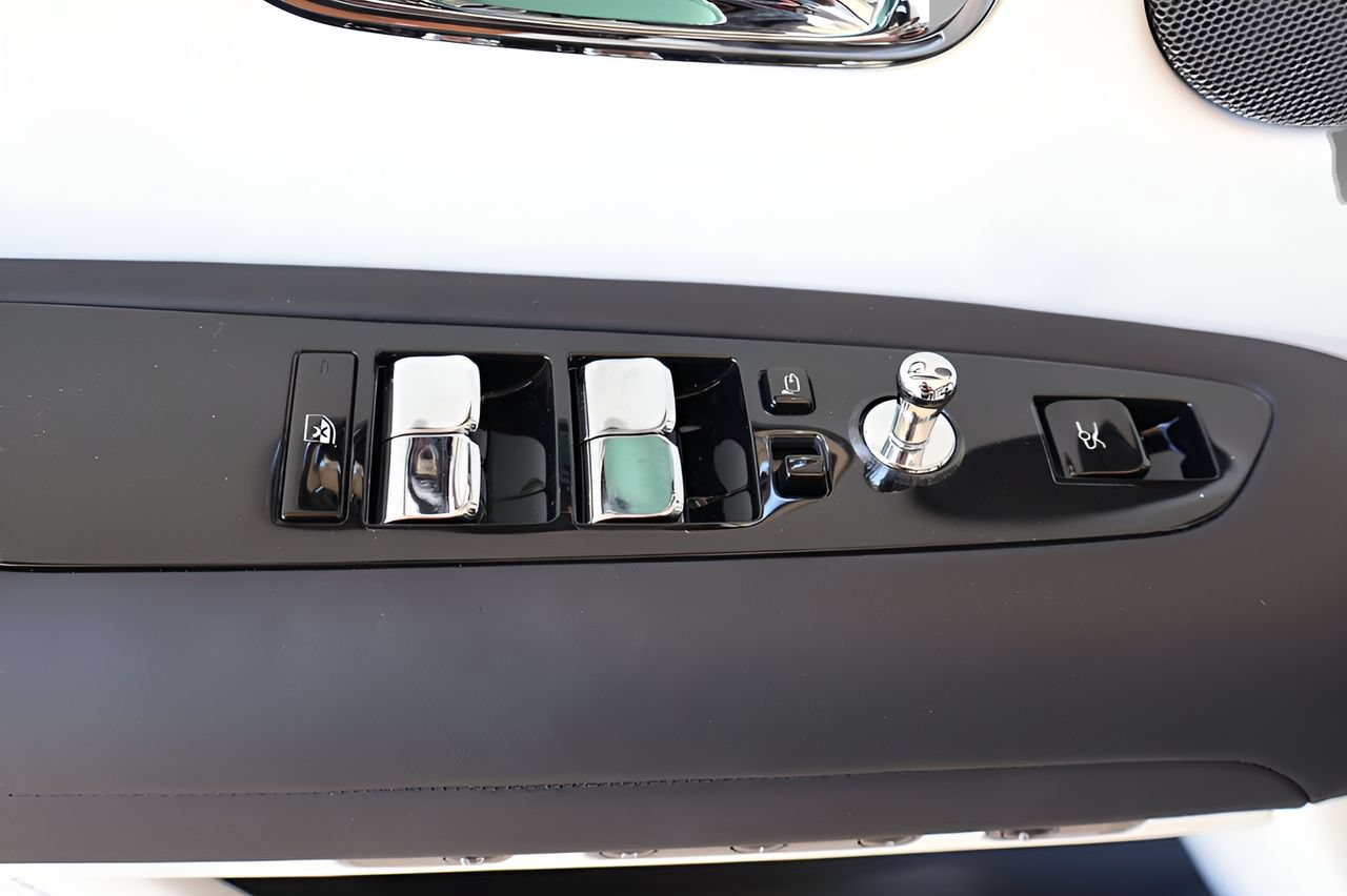 New 2027 Rolls-Royce Ghost AWD/4WD image 13