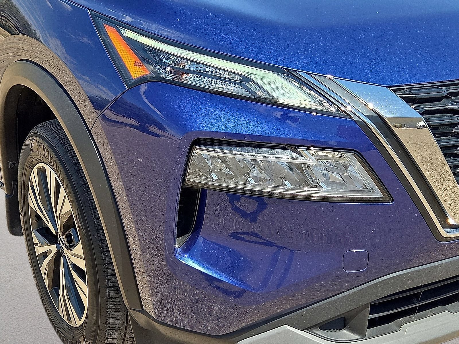 Used 2023 Nissan Rogue SV AWD/4WD image 9
