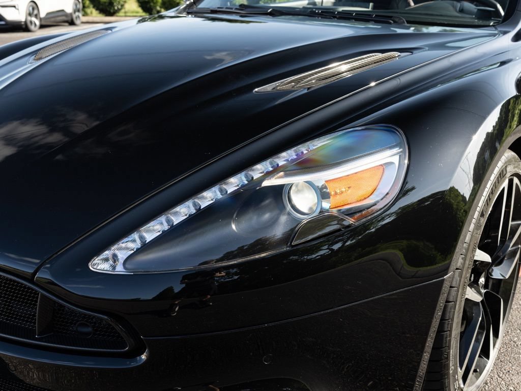 Used 2018 Aston Martin Vanquish S RWD image 13