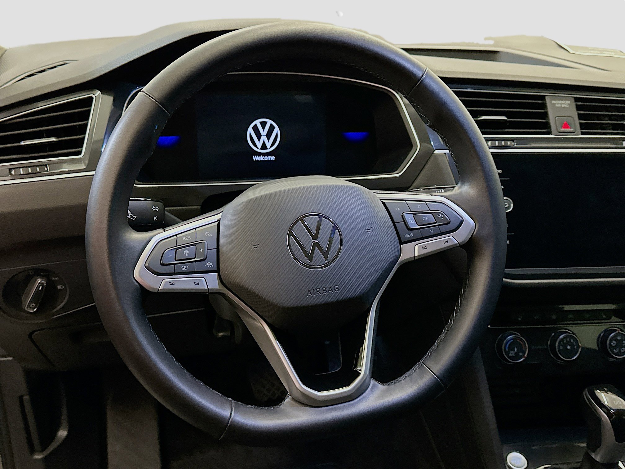 Used 2024 Volkswagen Tiguan Wolfsburg Edition image 18