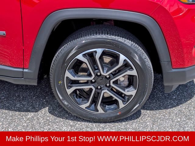 Used 2023 Jeep Compass Limited w/ Sun and Sound Group AWD/4WD image 11