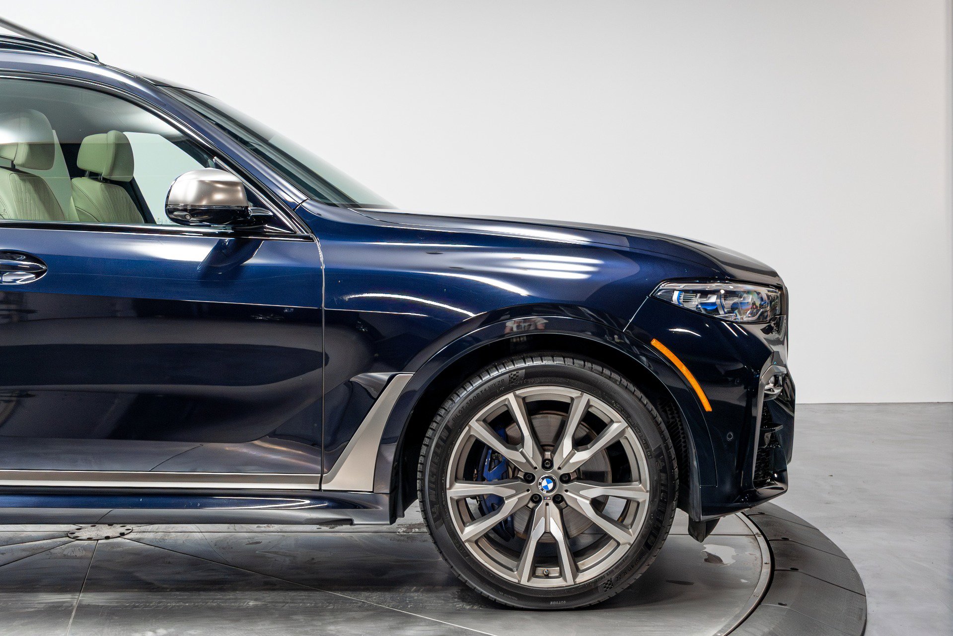 Used 2021 BMW X7 M50i image 19