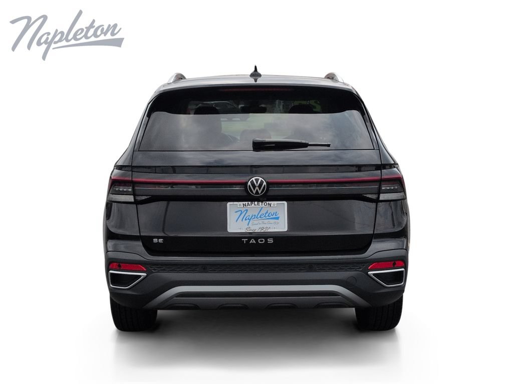 Used 2025 Volkswagen Taos SE FWD image 4