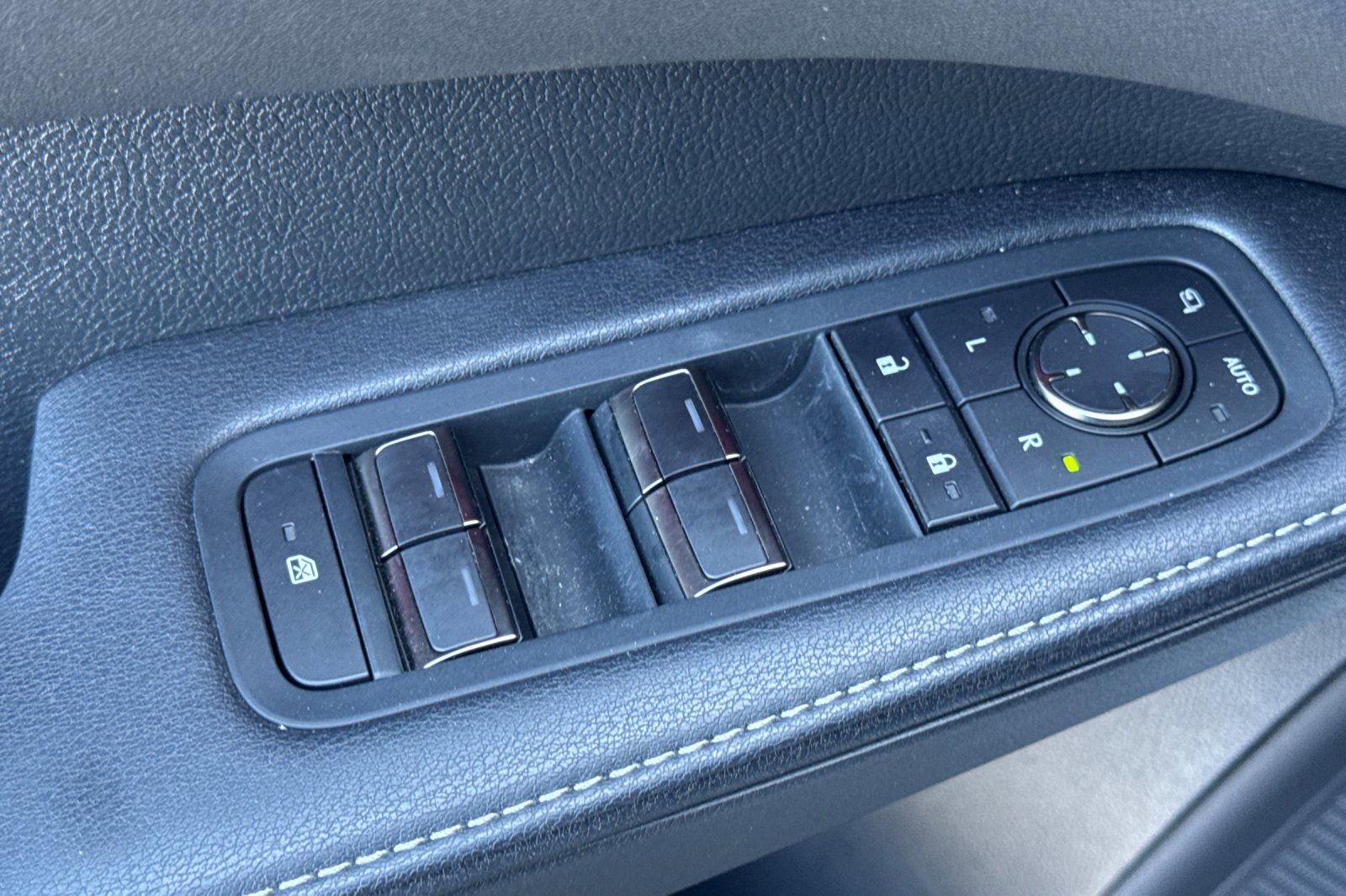 Used 2023 Lexus RX 350 FWD w/ Cold Area Package image 13