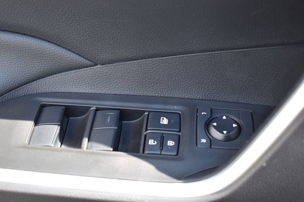 Certified 2025 Toyota RAV4 LE AWD/4WD image 16