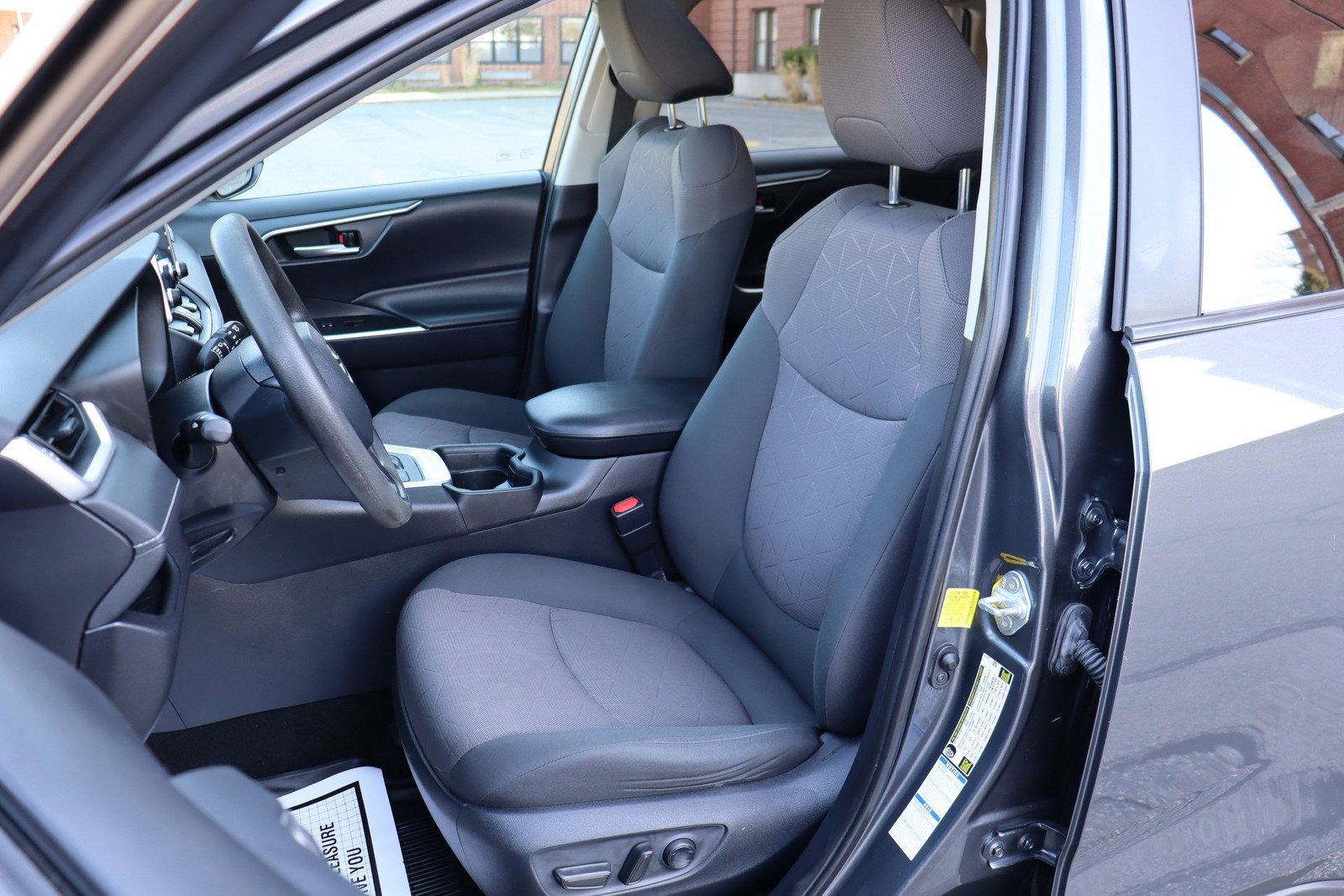 Used 2019 Toyota RAV4 XLE w/ Convenience Package AWD/4WD image 13