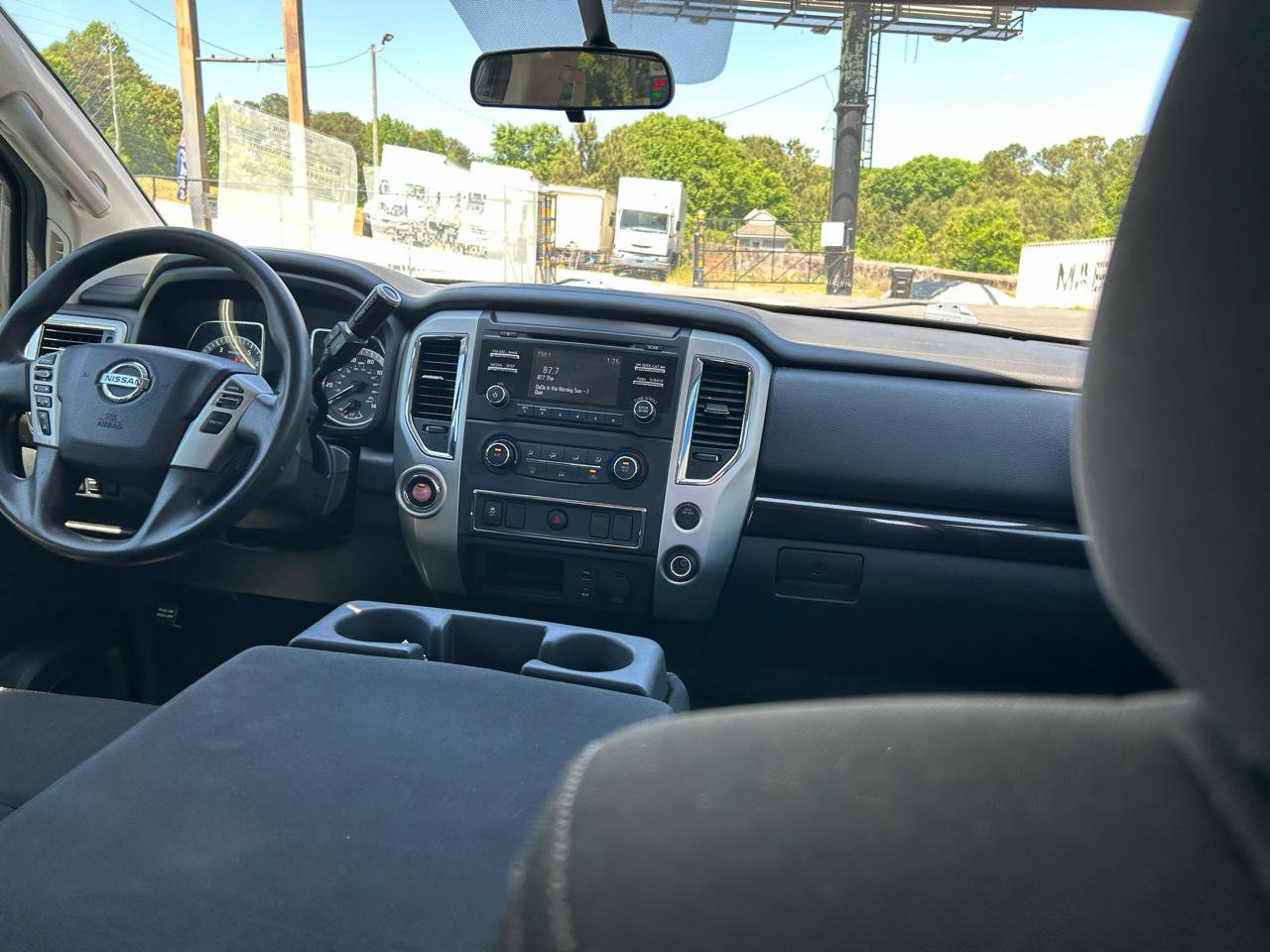 Used 2017 Nissan Titan SV RWD image 25