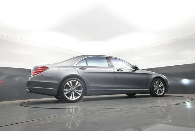 Used 2020 Mercedes-Benz S 560 4MATIC Sedan w/ Premium Package image 29