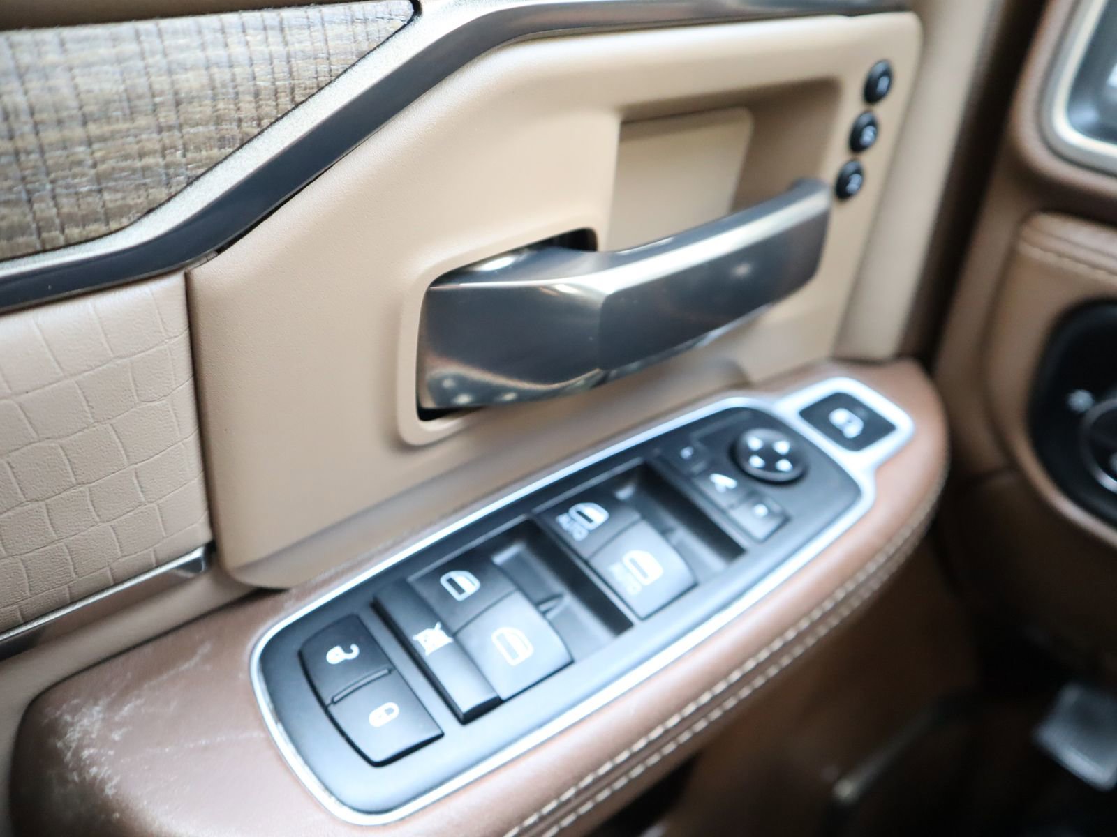 Used 2019 RAM 2500 Limited AWD/4WD image 41