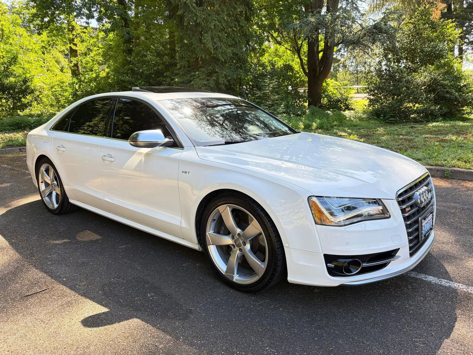 Used 2014 Audi S8 AWD/4WD image 3