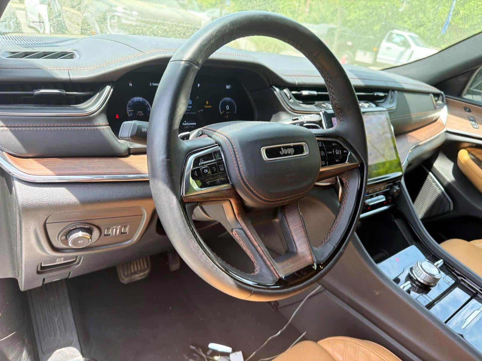Used 2024 Jeep Grand Cherokee Summit AWD/4WD image 18