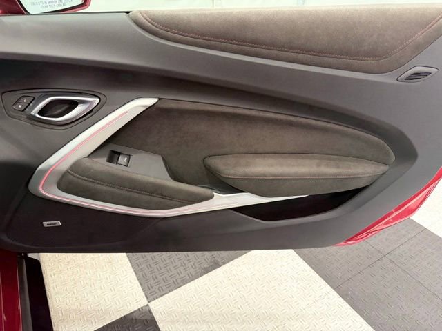 Used 2022 Chevrolet Camaro ZL1 image 19