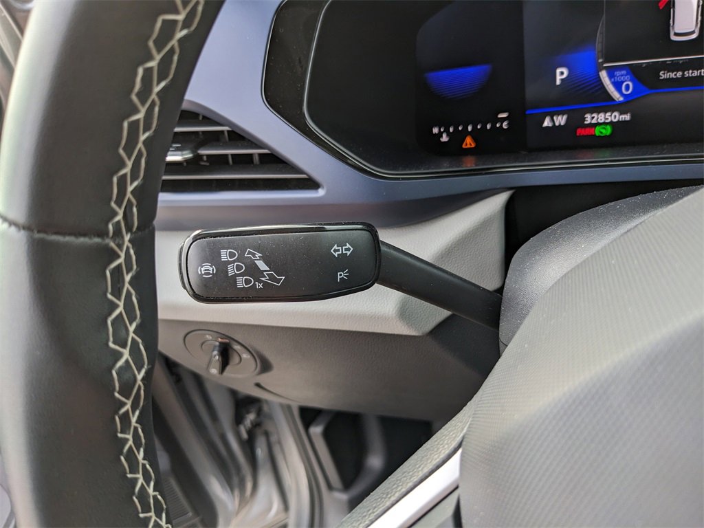 Certified 2023 Volkswagen Taos SE w/ Panoramic Sunroof Package image 32