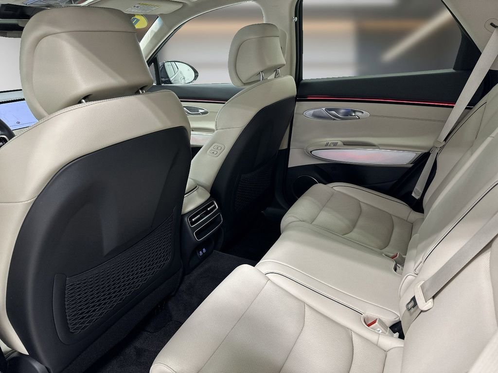 Certified 2026 Genesis GV70 2.5T Advanced image 13