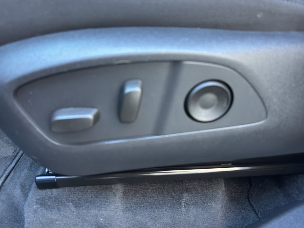 Used 2026 GMC Acadia Elevation image 25