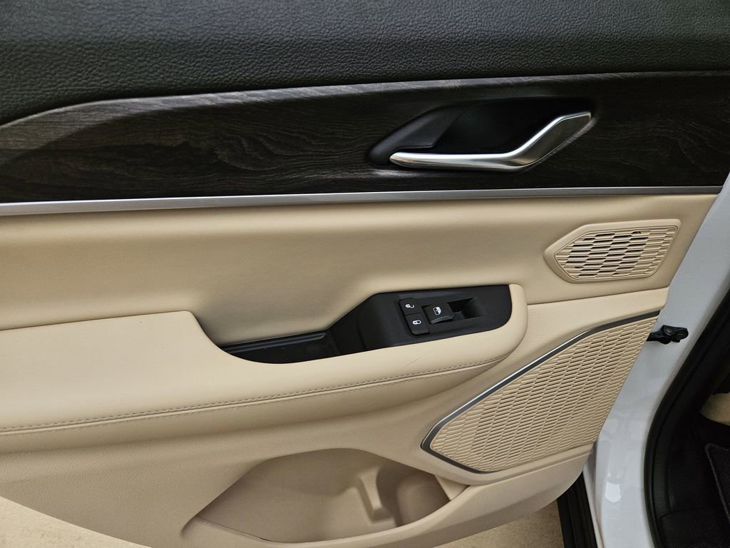 New 2026 Jeep Grand Cherokee Limited image 15
