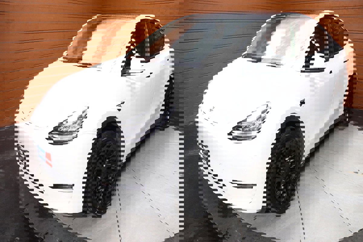 Used 2023 Tesla Model Y Long Range image 6