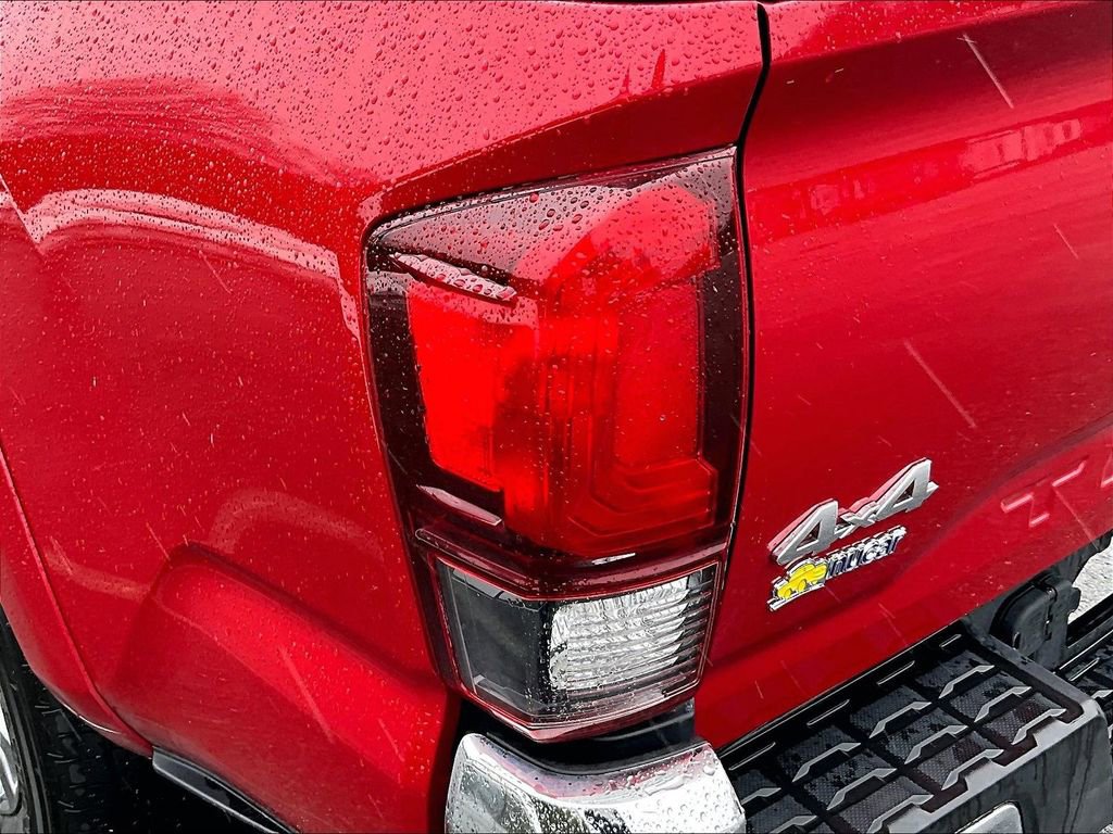 Used 2023 Toyota Tacoma SR5 AWD/4WD image 34