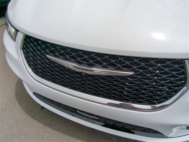 New 2026 Chrysler Pacifica Select image 31