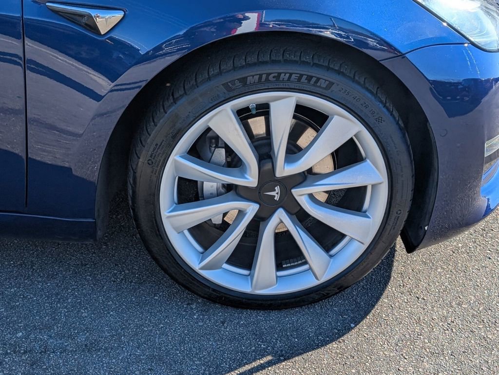 Used 2018 Tesla Model 3 Long Range image 9
