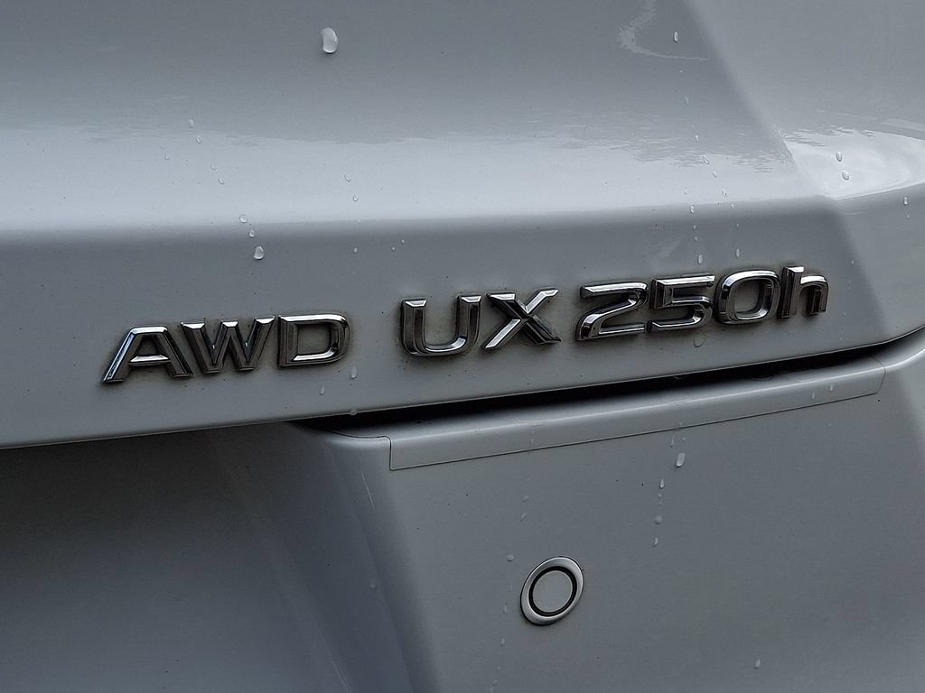 Used 2024 Lexus UX 250h F Sport AWD/4WD image 30