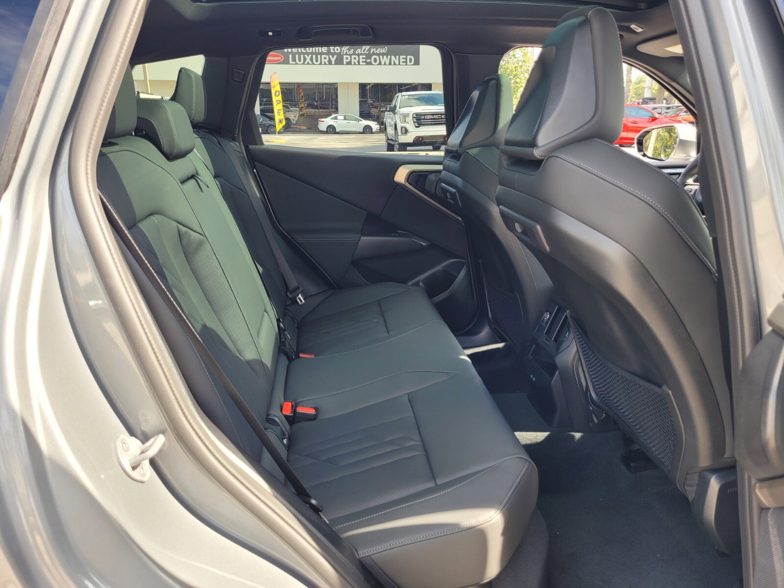 New 2025 BMW X3 xDrive30i w/ Convenience Package image 16