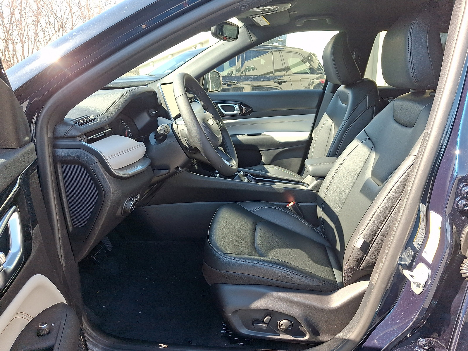 New 2026 Jeep Compass Limited image 9