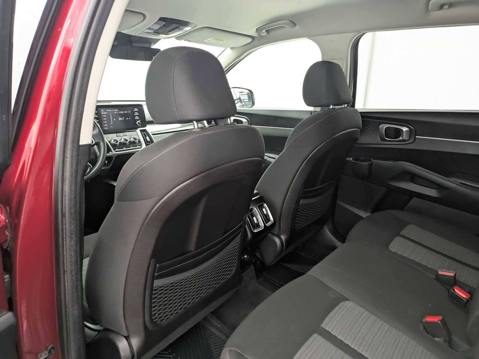 Used 2022 Kia Sorento LX image 19