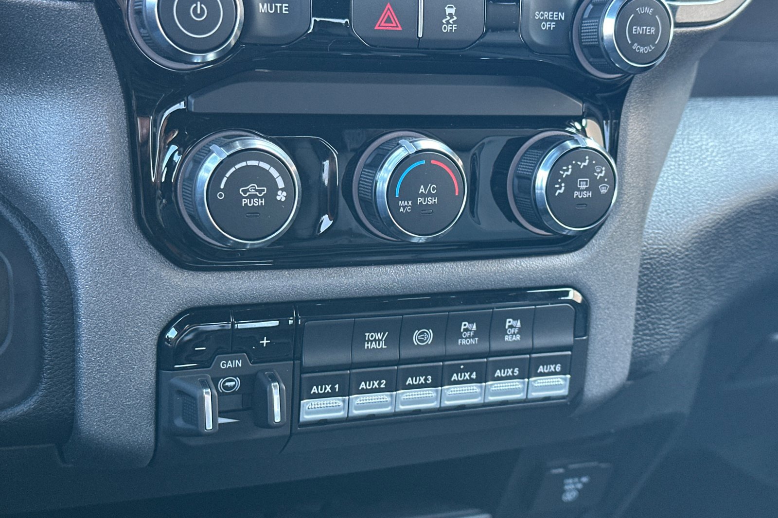 New 2026 RAM 2500 Tradesman w/ Chrome Appearance Group image 18