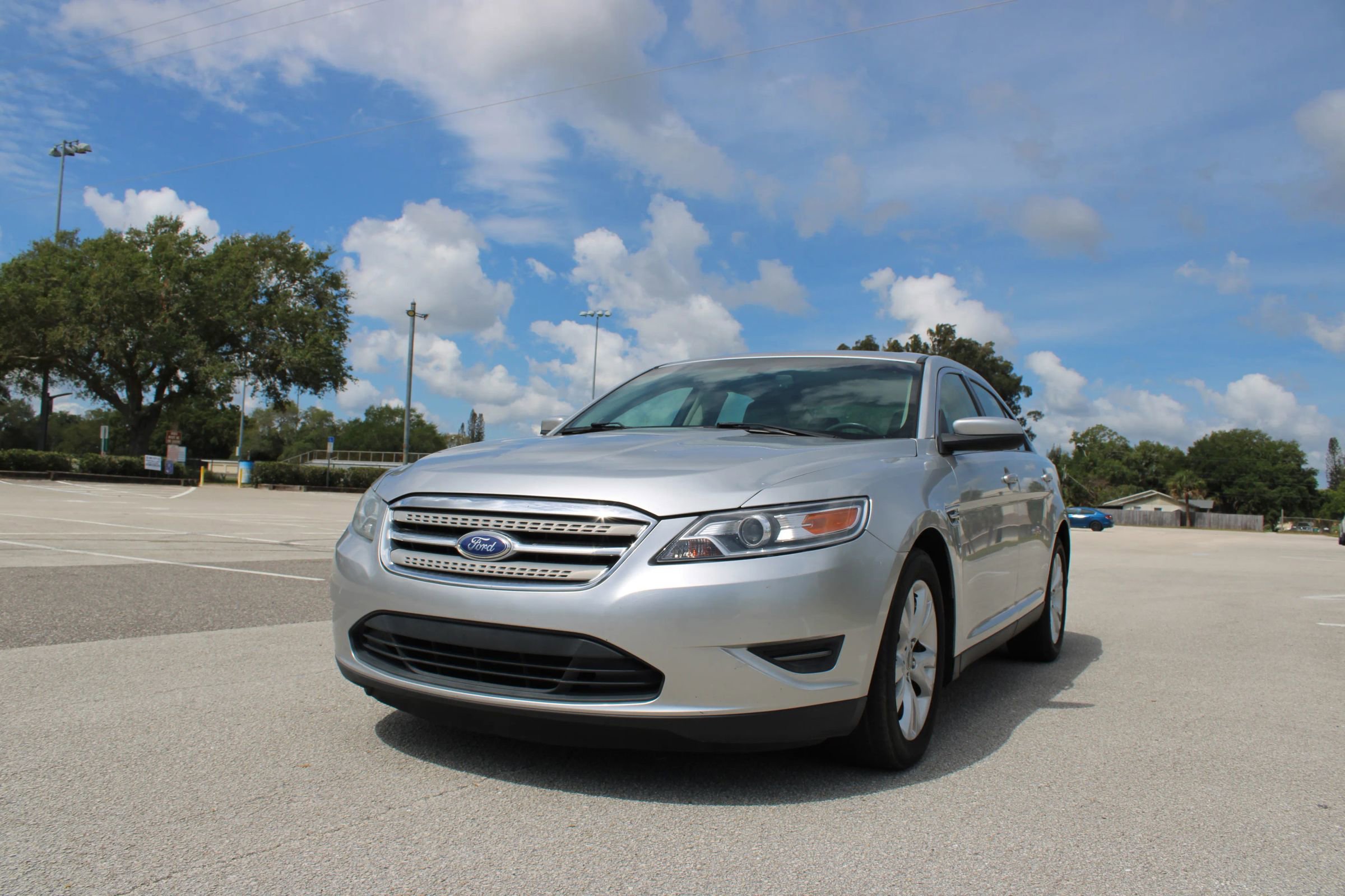 Used 2012 Ford Taurus SEL FWD image 17