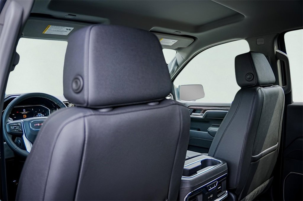 New 2026 GMC Sierra 1500 SLT image 25