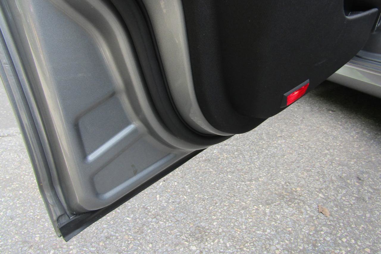 Used 2011 Mercedes-Benz C 300 4dr Sdn C 300 Sport 4MATIC image 40