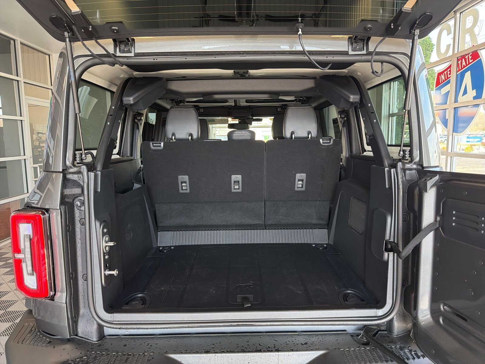 Used 2025 Ford Bronco Badlands image 12