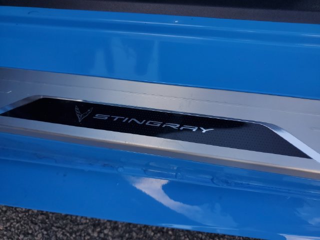 Used 2021 Chevrolet Corvette Stingray Premium Conv w/ Z51 Performance Package RWD image 15