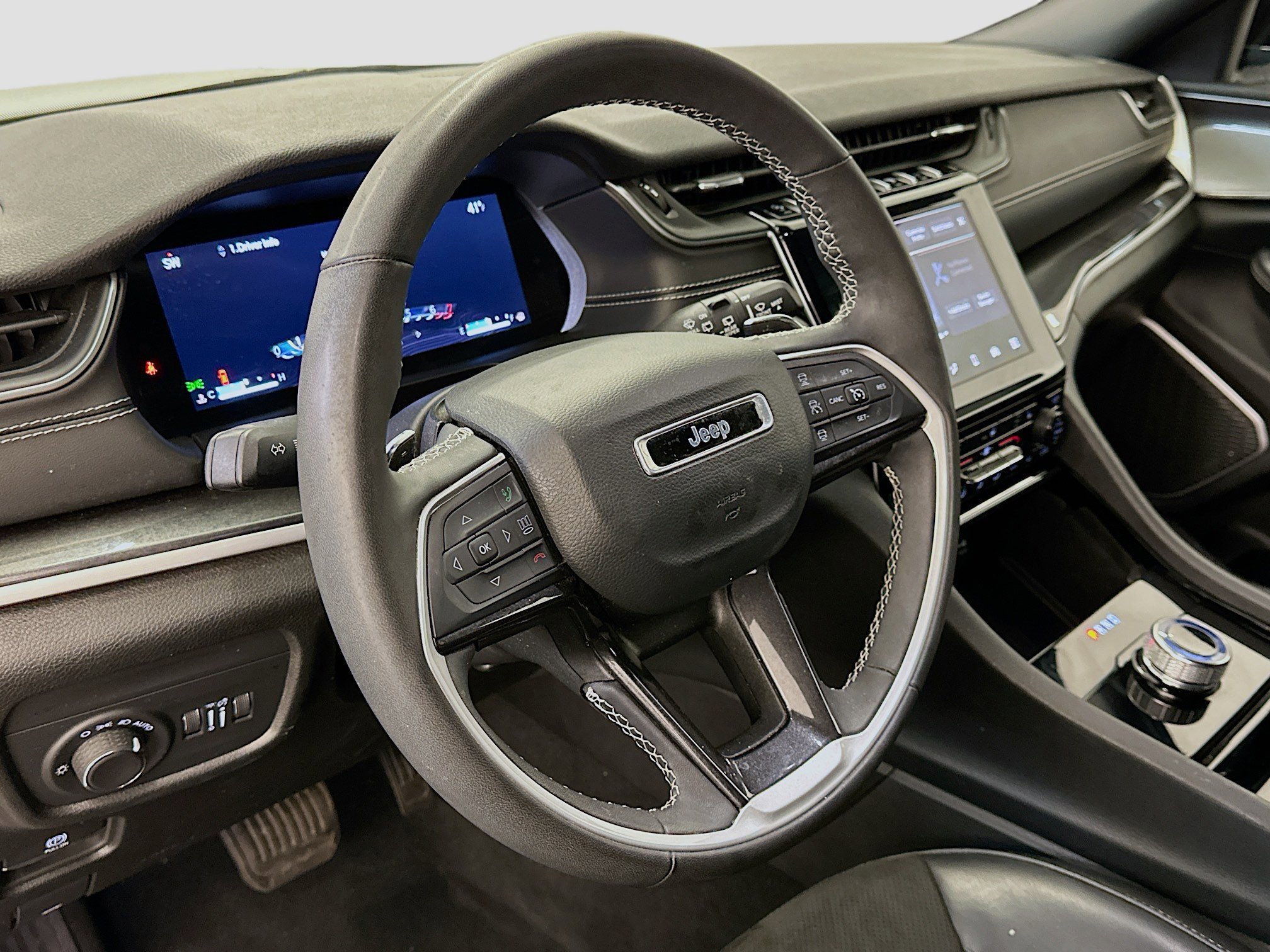 Used 2023 Jeep Grand Cherokee Altitude image 18