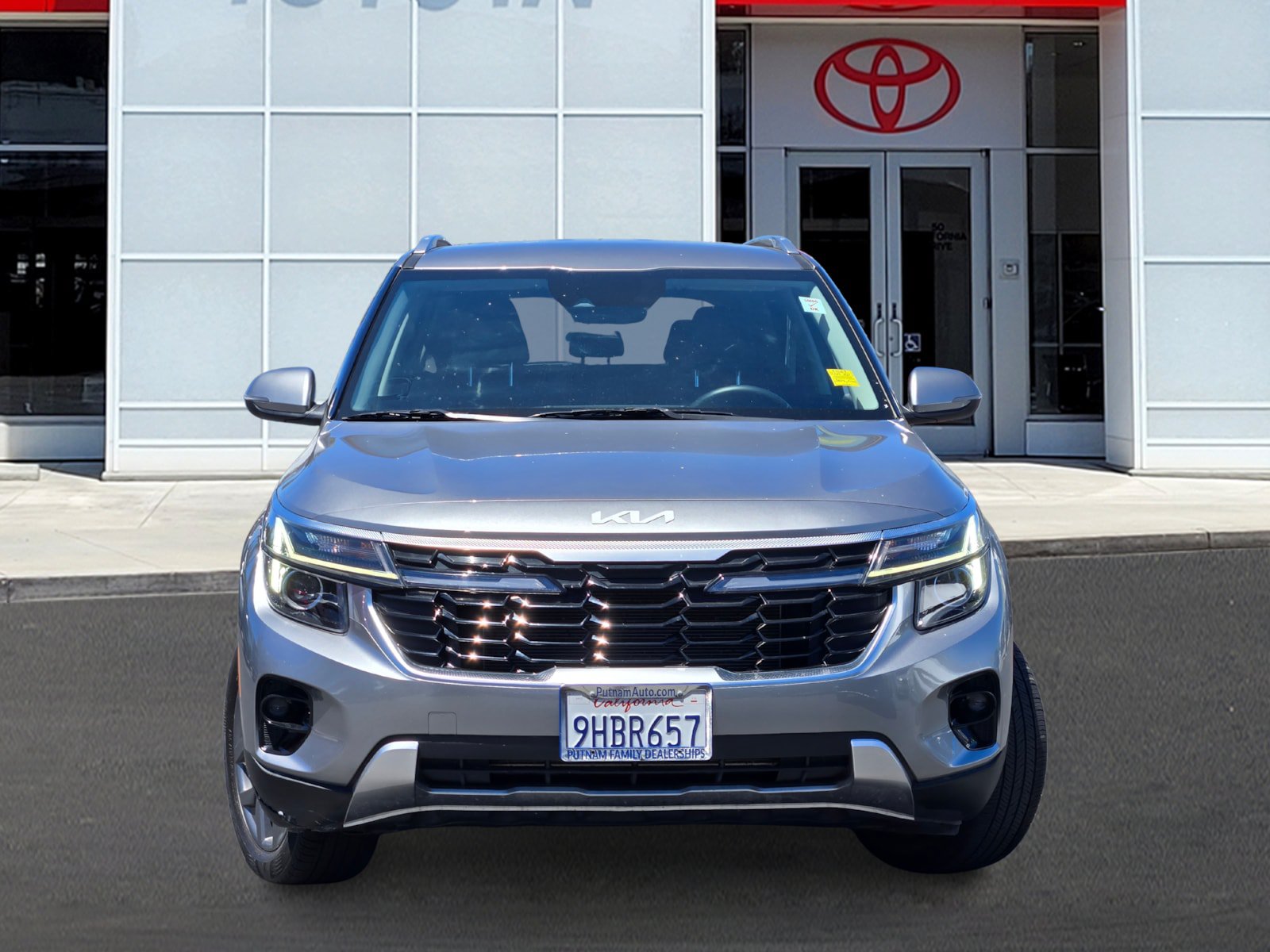 Used 2024 Kia Seltos S AWD/4WD image 2
