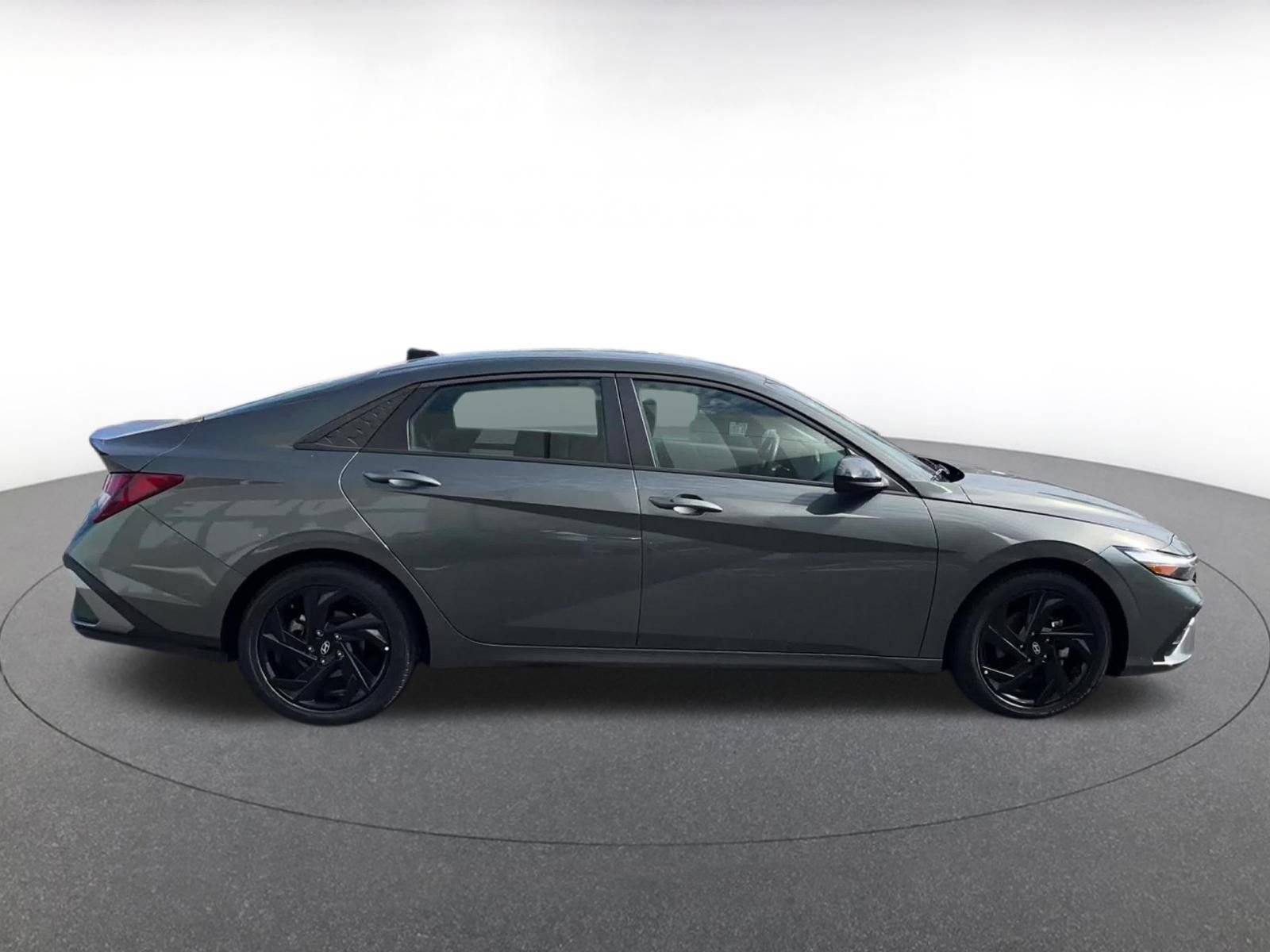 Used 2026 Hyundai Elantra Sport FWD image 16