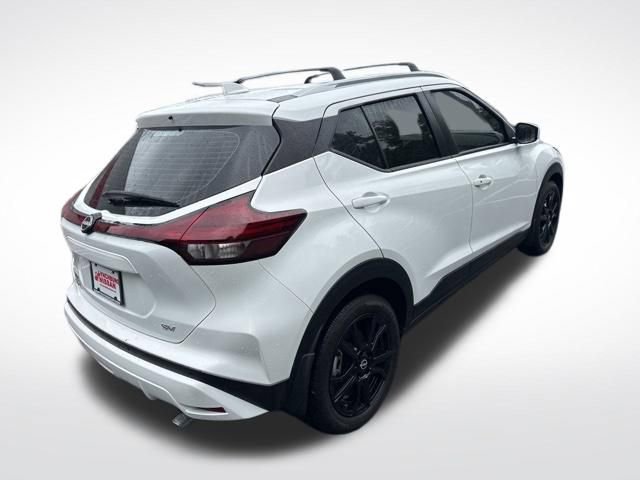 Used 2024 Nissan Kicks SV w/ Interior Electronics Package FWD image 6