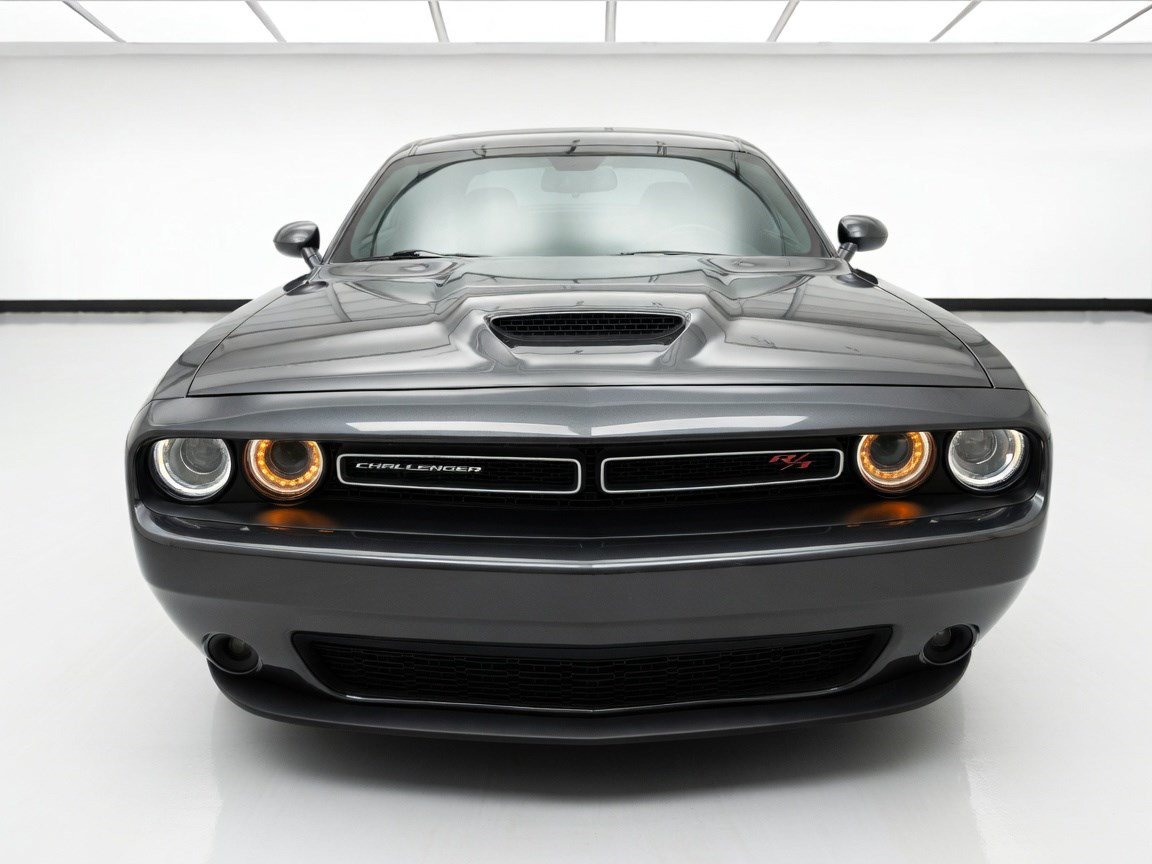 Used 2023 Dodge Challenger R/T RWD image 2