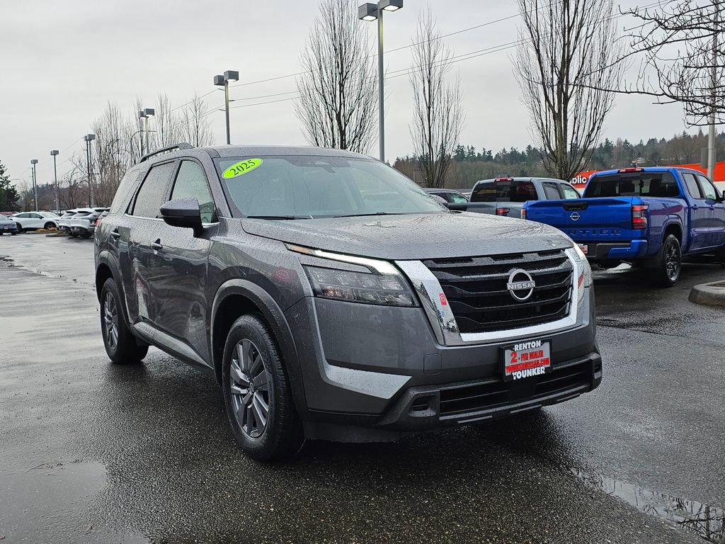 Certified 2025 Nissan Pathfinder SV AWD/4WD image 3