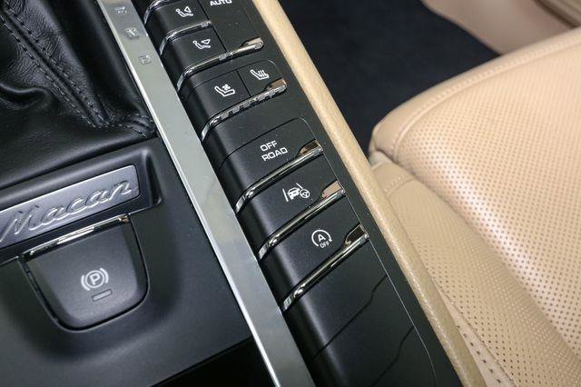 Used 2018 Porsche Macan Turbo image 34